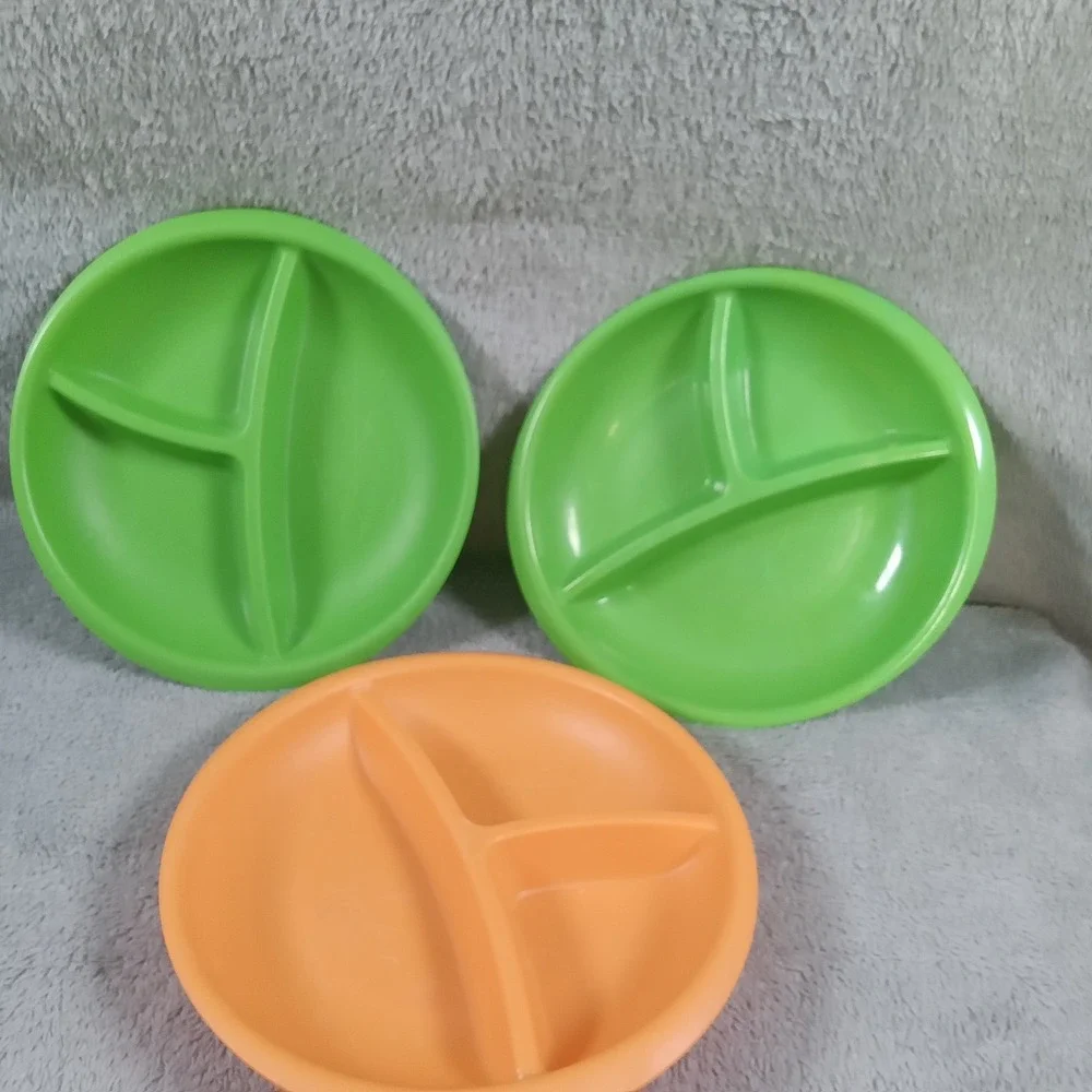 Set of 3 Kids Divided Plastic Plates Green and Orange 8 Inch‎ Microwave Safe